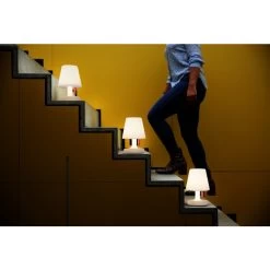 Lampe Fatboy Edison The Petit -Faites partie du mobilier de jardin. 100686 lampe jardin fatboy edison the petit escaliers nuit