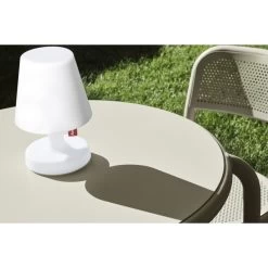 Lampe Fatboy Edison The Petit -Faites partie du mobilier de jardin. 100686 lampe jardin fatboy edison the petit table jour