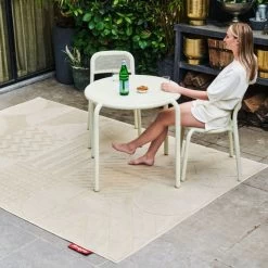 Lot De 2 Chaises De Jardin Fatboy Toní Chair - Desert -Faites partie du mobilier de jardin. 104086 lot 2 chaises jardin fatboy toni desert ambiance