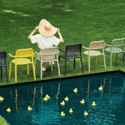 Lot De 2 Fauteuils De Jardin Fatboy Toní Armchair - Desert -Faites partie du mobilier de jardin. 104096 lot 2 fauteuils jardin fatboy toni desert ambiance 2