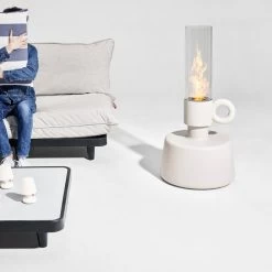 Lampe Fatboy Flamtastique - Gris Clair -Faites partie du mobilier de jardin. 104684 lampe huile fatboy flamtastique gris clair ambiance 2