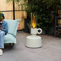 Lampe Fatboy Flamtastique - Gris Clair -Faites partie du mobilier de jardin. 104684 lampe huile fatboy flamtastique gris clair ambiance