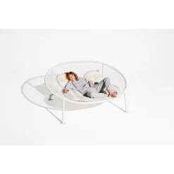 Grand Fauteuil Hamac Fatboy Netorious - Gris Clair -Faites partie du mobilier de jardin. 105817 grand fauteuil hamac fatboy netorious gris clair ambiance