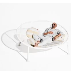 Grand Fauteuil Hamac Fatboy Netorious - Gris Clair -Faites partie du mobilier de jardin. 105817 grand fauteuil hamac fatboy netorious gris clair ambiance 3