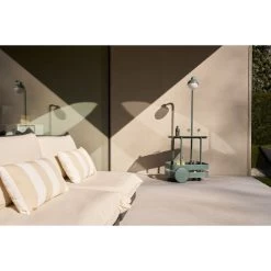 Chariot Desserte Fatboy Jolly Trolley - Dark Sage 20 Chariot Desserte Fatboy Jolly Trolley - Dark Sage -Faites partie du mobilier de jardin. 105835 chariot desserte fatboy jolly trolley dark sage ambiance 2