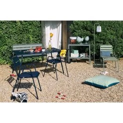 Galette Color Mix Pour Chaise FERMOB Monceau - Bleu Nuit -Faites partie du mobilier de jardin. 2721 coussin galette bleu ambiance 1