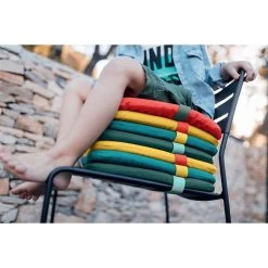 Galette Color Mix Pour Chaise FERMOB Monceau - Vert Safari -Faites partie du mobilier de jardin. 2721 coussin galette vert ambiance 1