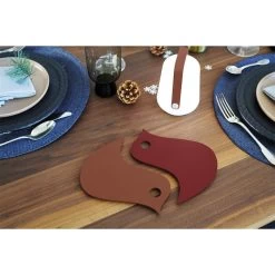 Dessous De Plat FERMOB Oiseaux - Rouge Ocre / Piment -Faites partie du mobilier de jardin. 300208 dessous plat fermob oiseaux rouge ocre piment ambiance 2