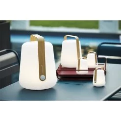 Lampe Nomade FERMOB Balad Bamboo H 25 Cm -Faites partie du mobilier de jardin. 365200 lampe nomade fermob balad h 25 bamboo ambiance 7