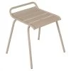 Tabouret De Jardin Empilable FERMOB Monceau - Muscade -Faites partie du mobilier de jardin. 480514 tabouret jardin empilable fermob monceau muscade