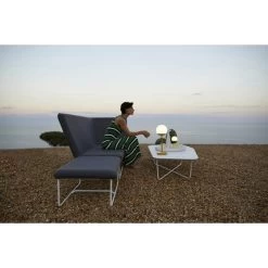 Lampe FERMOB Mooon! - Miel 10 Lampe FERMOB Mooon! - Miel -Faites partie du mobilier de jardin. 5302 lampe mooon miel 2 min