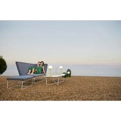 Lampe FERMOB Mooon! - Miel 11 Lampe FERMOB Mooon! - Miel -Faites partie du mobilier de jardin. 5302 lampe mooon miel 4 min