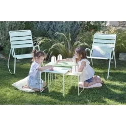 Lot De 3 Tables Basses Gigognes FERMOB Oulala - Vert Opaline / Menthe Glaciale / Citron -Faites partie du mobilier de jardin. 900902 tables gigognes fermob oulala vert opaline menthe glaciale citron ambiance 2