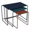 Lot De 3 Tables Basses Gigognes FERMOB Oulala - Bleu Abysse / Bleu Acapulco / Ocre Rouge -Faites partie du mobilier de jardin. 900903 lot tables gigognes fermob oulala bleu abysse acapulco ocre rouge