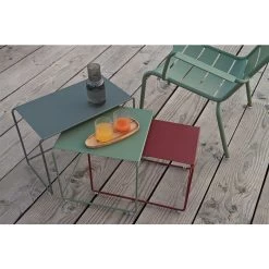 Lot De 3 Tables Basses Gigognes FERMOB Oulala - Romarin / Cactus / Piment -Faites partie du mobilier de jardin. 900904 tables gigognes fermob oulala romarin cactus piment ambiance