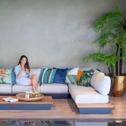 Coussin Décoration MADISON Triangle Green -Faites partie du mobilier de jardin. coussin deco triangle vert madison