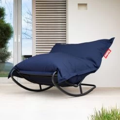 Pack Rocking Chair Rock'n'Roll Noir + Pouf Original Outdoor Océan Fatboy -Faites partie du mobilier de jardin. fatboy rock n roll terrace jpg rgb min min
