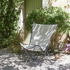 Fauteuil Pliant LAFUMA Pop Up Batyline Iso - Seigle -Faites partie du mobilier de jardin. lfm1837.8548 fauteuil pliant lafuma pop up batyline iso seigle ambiance 2