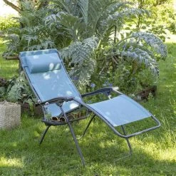 Fauteuil Relax Pliant LAFUMA RSXA Clip - Lac -Faites partie du mobilier de jardin. lfm2035 8553 fauteuil relax pliant lafuma rsxa clip lac ambiance