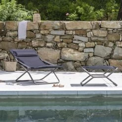 Bain De Soleil LAFUMA Transabed BeComfort - Gris Foncé -Faites partie du mobilier de jardin. lfm2829 8902 bain soleil lafuma transabed becomfort gris fonce ambiance 2