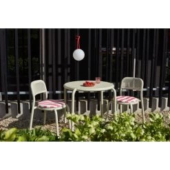 Table De Jardin 2 Personnes Fatboy Toní Bistreau - Anthracite 14 Table De Jardin 2 Personnes Fatboy Toní Bistreau - Anthracite -Faites partie du mobilier de jardin. table fatboy toni bistreau ambiance min